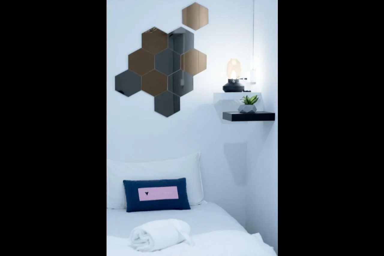 Bond Boutique Capsule Hotel @ Bugis Singapur