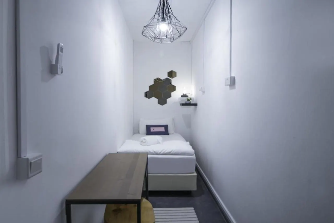 Bond Boutique Capsule Hotel @ Bugis Singapur 2*,  Singapur