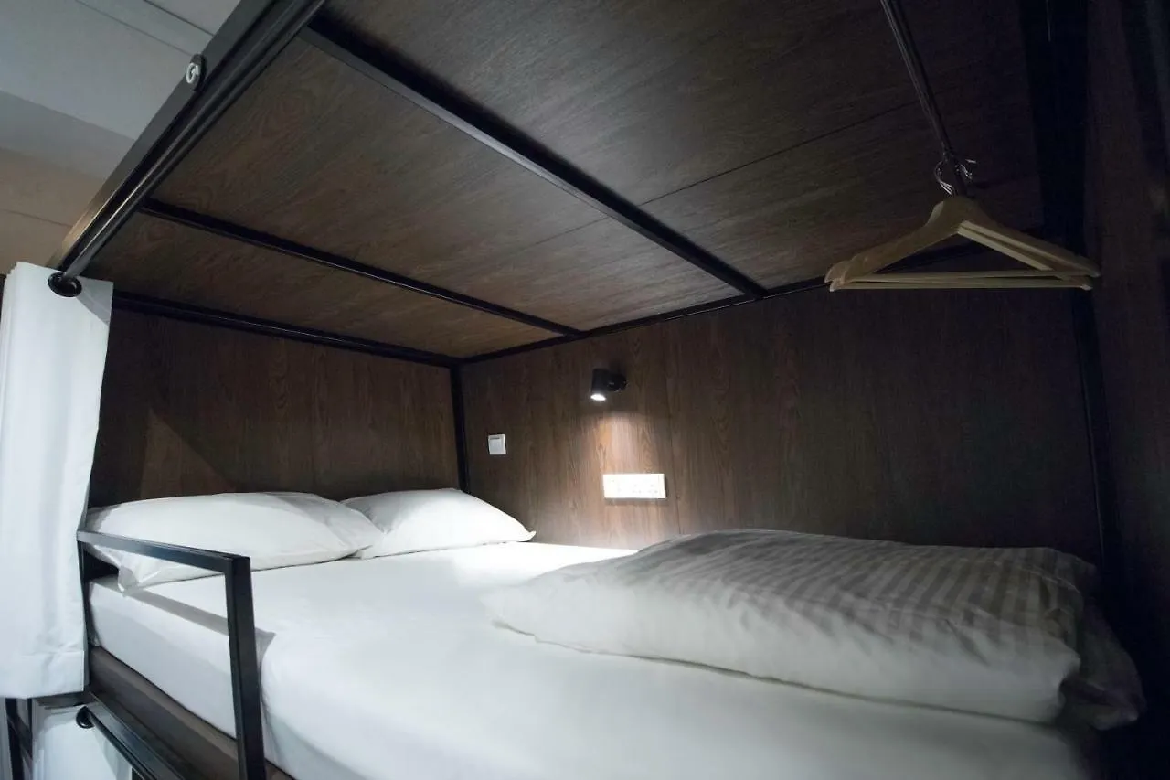 Bond Boutique Capsule Hotel @ Bugis Singapur